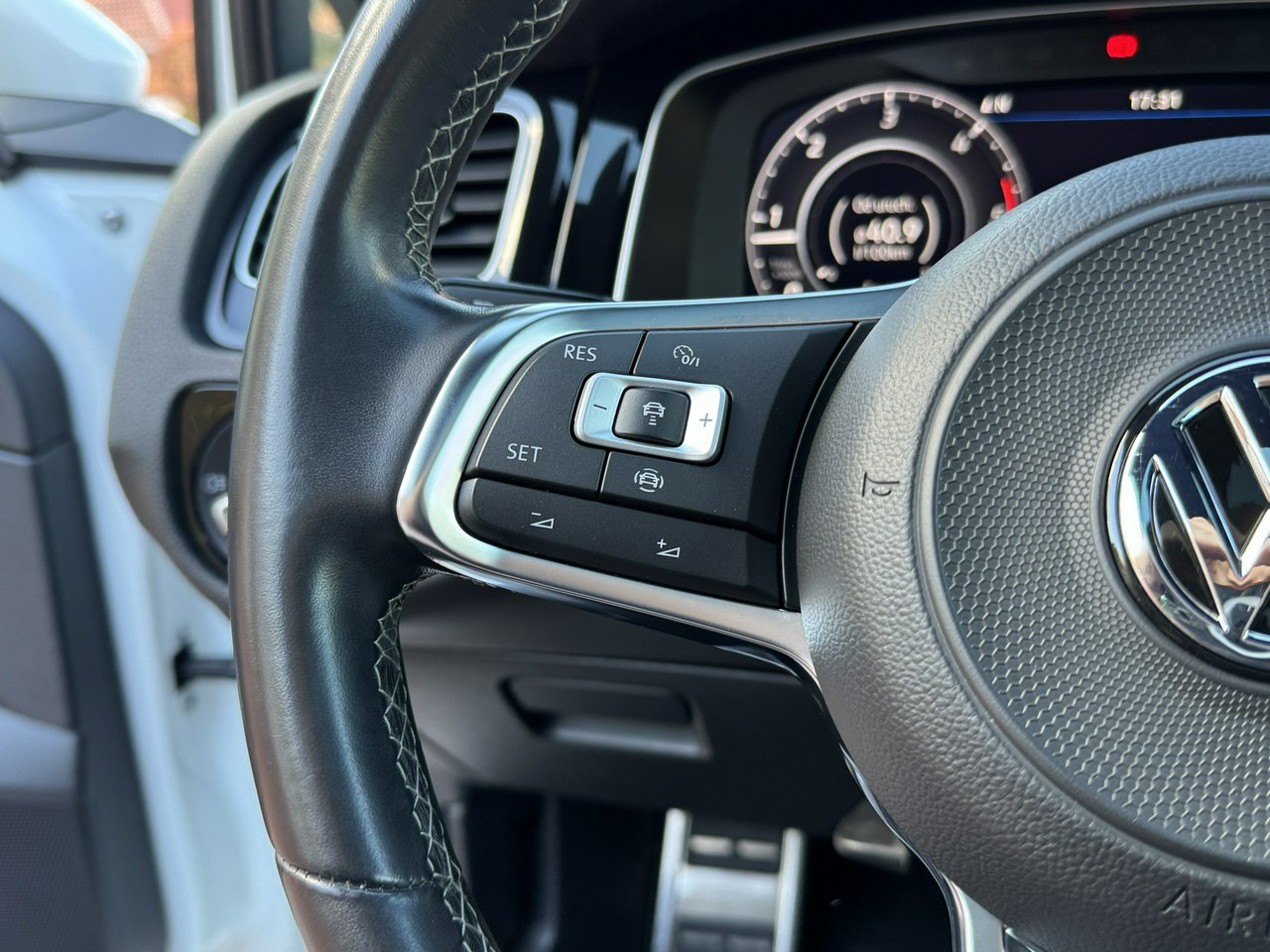 Voiture à hayon Volkswagen Golf: photos 21