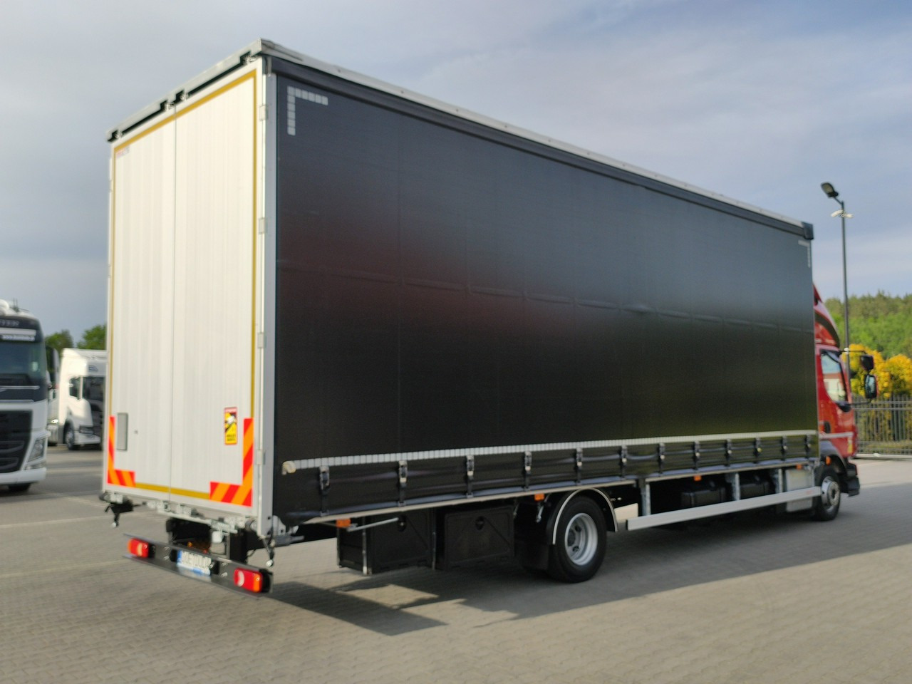Volvo FL12.240 E6 Firana Tył Drzwi Dach Zsuwany Bogato Wyposażony !!! en leasing occasion Volvo FL12.240 E6 Firana Tył Drzwi Dach Zsuwany Bogato Wyposażony !!!: photos 8