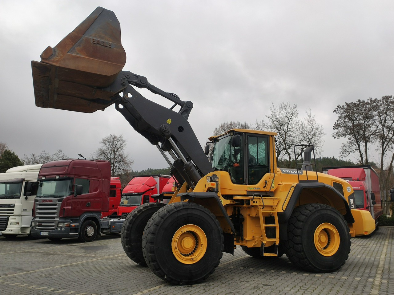 Volvo L 220G - Chargeuse sur pneus: photos 1 Volvo L 220G - Chargeuse sur pneus: photos 1