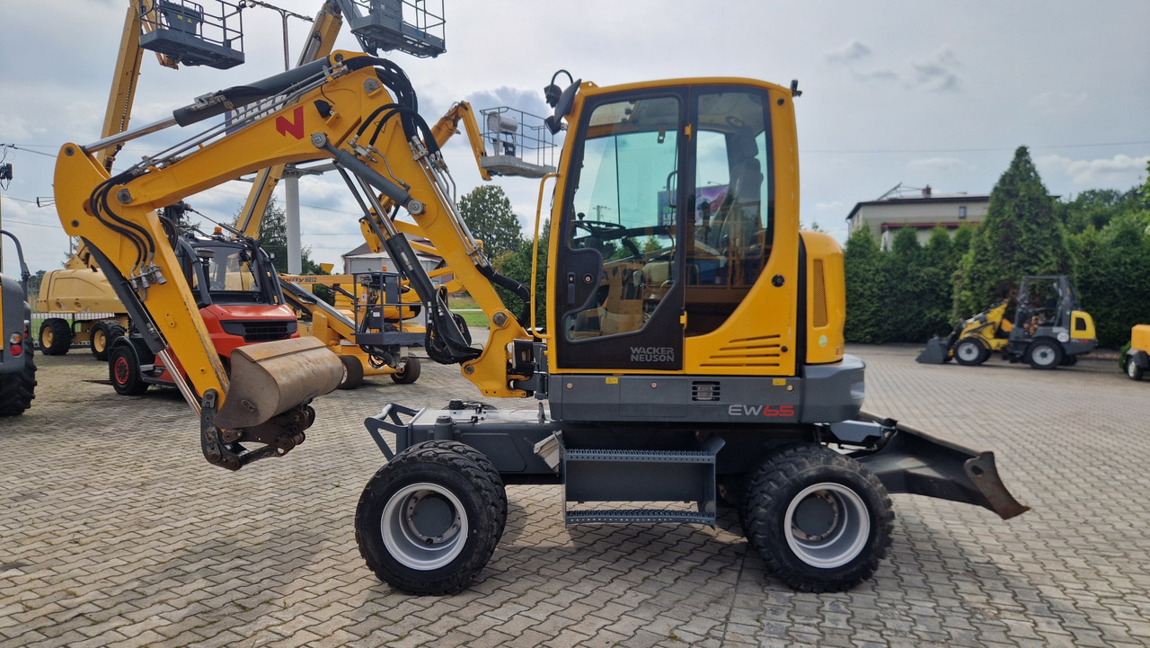 WACKER NEUSON EW65 - Pelle sur pneus: photos 1 WACKER NEUSON EW65 - Pelle sur pneus: photos 1
