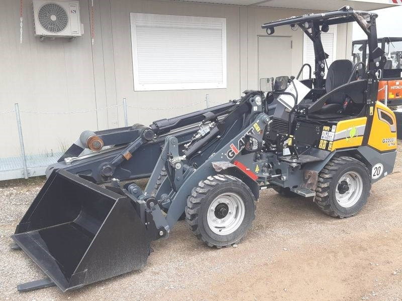 Giant G 2200 E X-Tra Elektro / electric - Mini chargeuse: photos 2 Giant G 2200 E X-Tra Elektro / electric - Mini chargeuse: photos 2