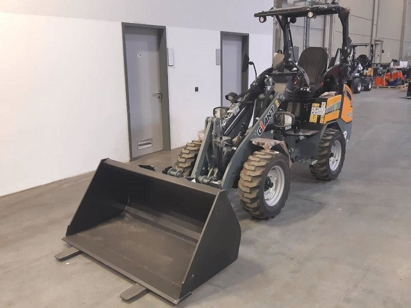 Giant G 2200 E X-Tra Elektro / electric - Mini chargeuse: photos 3 Giant G 2200 E X-Tra Elektro / electric - Mini chargeuse: photos 3