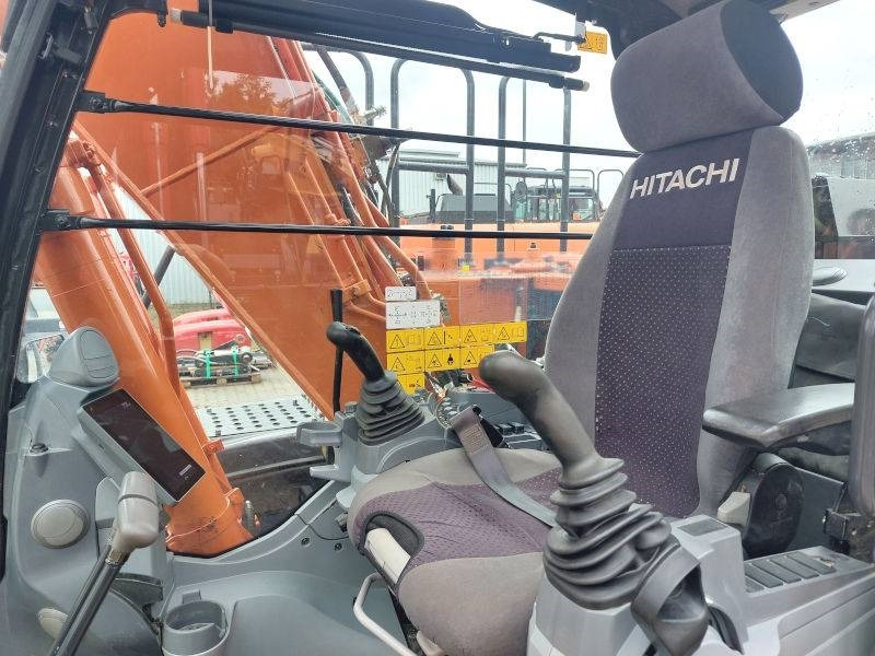 Pelle sur chenille Hitachi ZX 130-7: photos 12