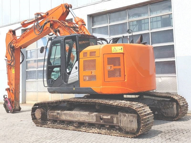 Hitachi ZX 225 US LC-5 - Pelle sur chenille: photos 3 Hitachi ZX 225 US LC-5 - Pelle sur chenille: photos 3