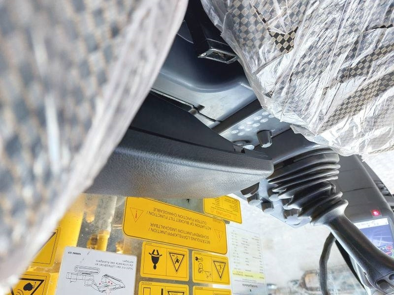 Pelle sur chenille Hitachi ZX 490 LCH-6: photos 11