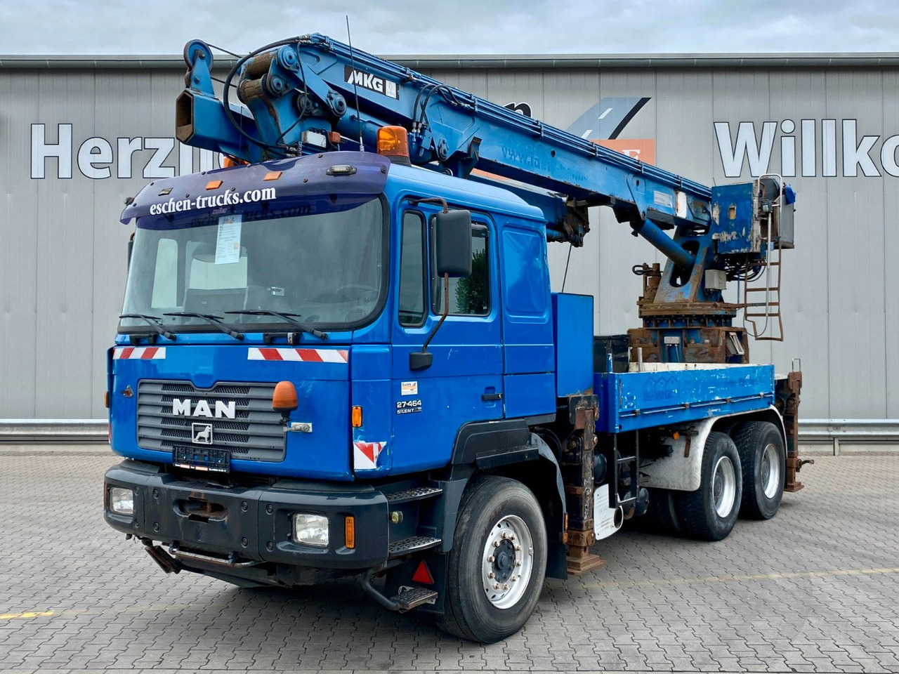 MAN 27.464 6x4 | MKG HMK 350a 2L*FUNK*Retarder*AHK MAN 27.464 6x4 | MKG HMK 350a 2L*FUNK*Retarder*AHK - Camion grue: photos 1 MAN 27.464 6x4 | MKG HMK 350a 2L*FUNK*Retarder*AHK MAN 27.464 6x4 | MKG HMK 350a 2L*FUNK*Retarder*AHK - Camion grue: photos 1