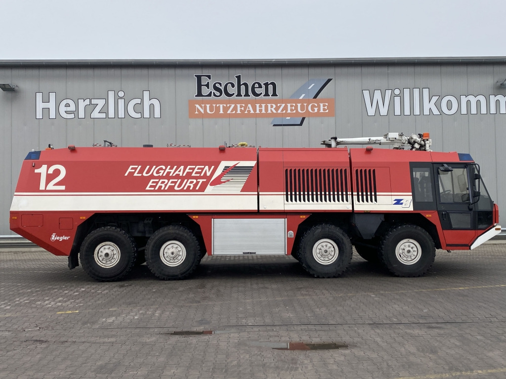 MAN 38.000 VFAEG 8x8 Flugfeldlöschfahrzeug - Camion de pompier, Équipement aéroportuaire: photos 5 MAN 38.000 VFAEG 8x8 Flugfeldlöschfahrzeug - Camion de pompier, Équipement aéroportuaire: photos 5