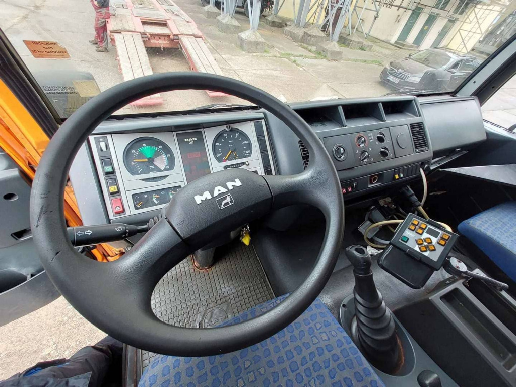 Camion benne, Camion grue MAN LE 8.220 4x4 / Kran: photos 7