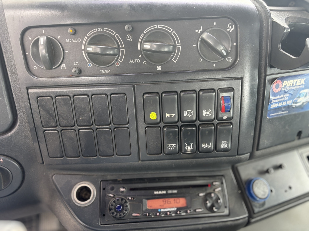 Camion plateau MAN TGA 18.350 4x2 LL / Palfinger PK9002 EH Kran: photos 6 Camion plateau MAN TGA 18.350 4x2 LL / Palfinger PK9002 EH Kran: photos 6