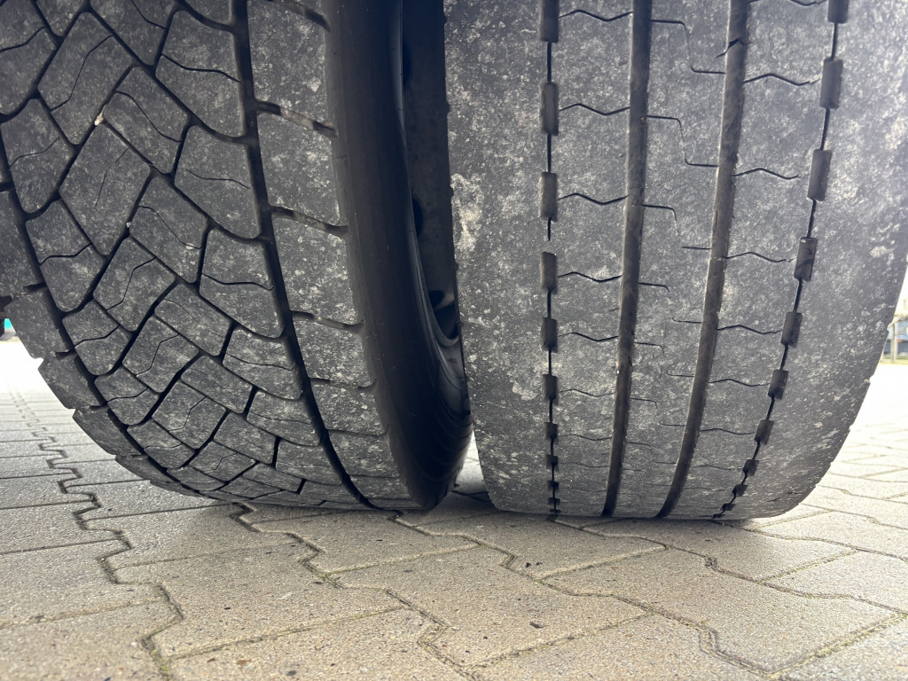 Camion plateau MAN TGA 18.350 4x2 LL / Palfinger PK9002 EH Kran: photos 11 Camion plateau MAN TGA 18.350 4x2 LL / Palfinger PK9002 EH Kran: photos 11