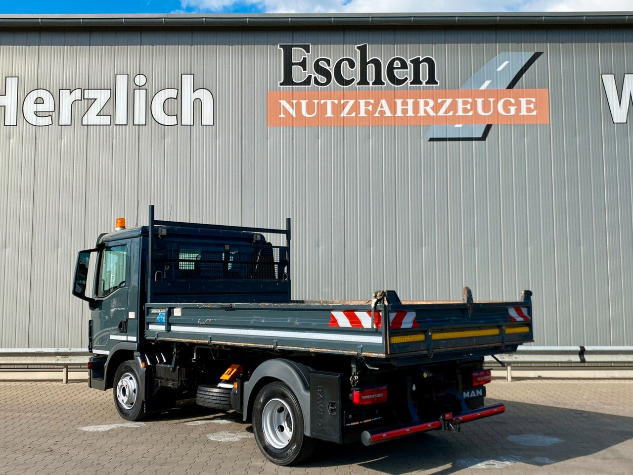 MAN TGS 8.220 BB| MEILLER*3x Sitze*Navi*2x AHK*Klima - Camion benne: photos 4 MAN TGS 8.220 BB| MEILLER*3x Sitze*Navi*2x AHK*Klima - Camion benne: photos 4