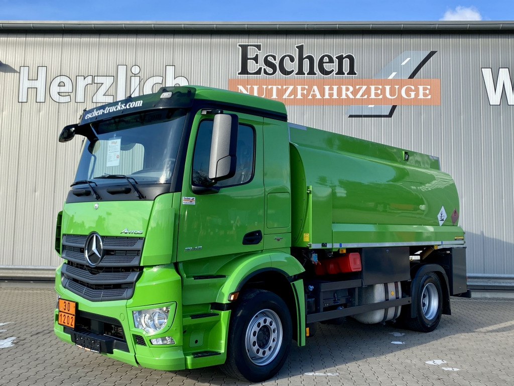 Mercedes-Benz 1843 Antos A3 - Camion citerne: photos 1 Mercedes-Benz 1843 Antos A3 - Camion citerne: photos 1