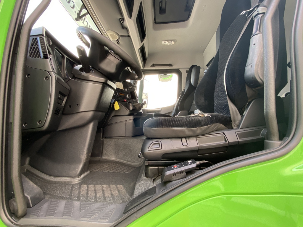 Camion citerne Mercedes-Benz 1843 Antos A3: photos 18