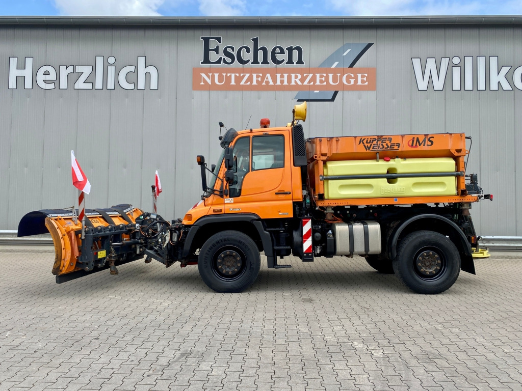 Mercedes-Benz Unimog U 500 4x4 - Engin de déneigement: photos 2 Mercedes-Benz Unimog U 500 4x4 - Engin de déneigement: photos 2