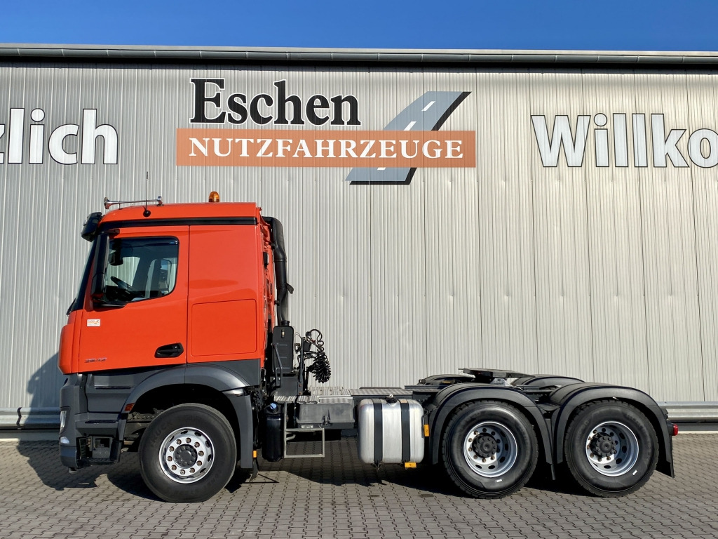 Mercedes-Benz 2642 LS 6x4 Arocs - Tracteur routier: photos 2 Mercedes-Benz 2642 LS 6x4 Arocs - Tracteur routier: photos 2