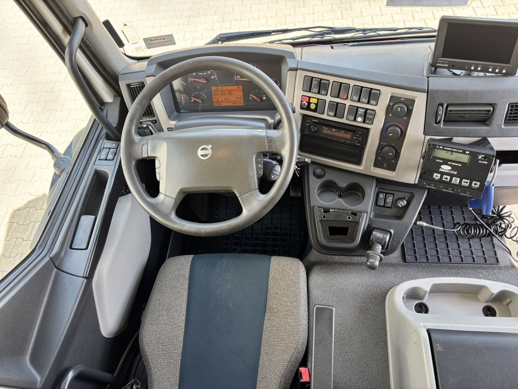 Camion frigorifique Volvo FL 250 / MBB-LBW: photos 16