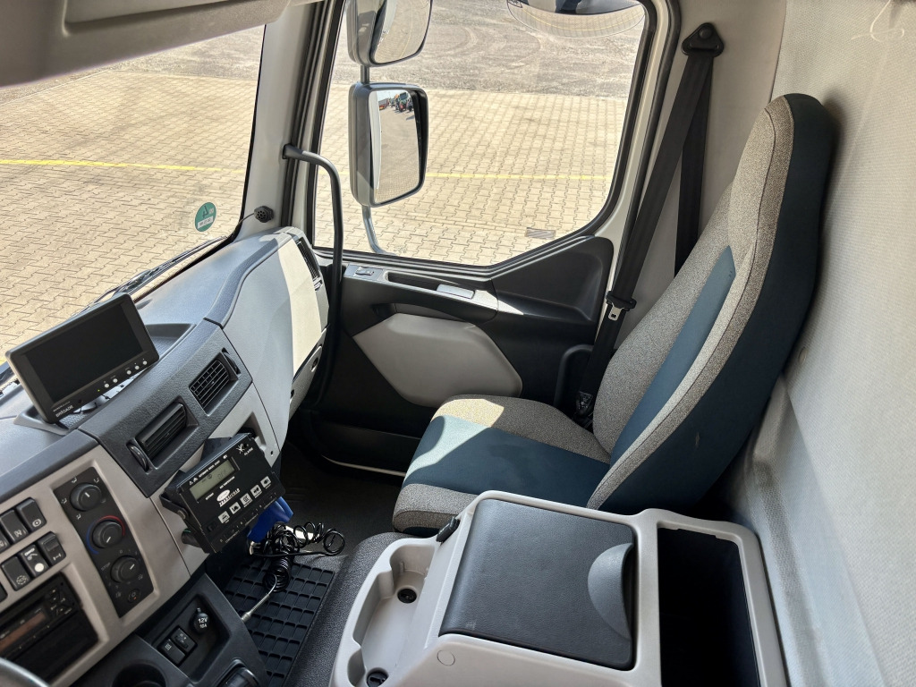 Camion frigorifique Volvo FL 250 / MBB-LBW: photos 14