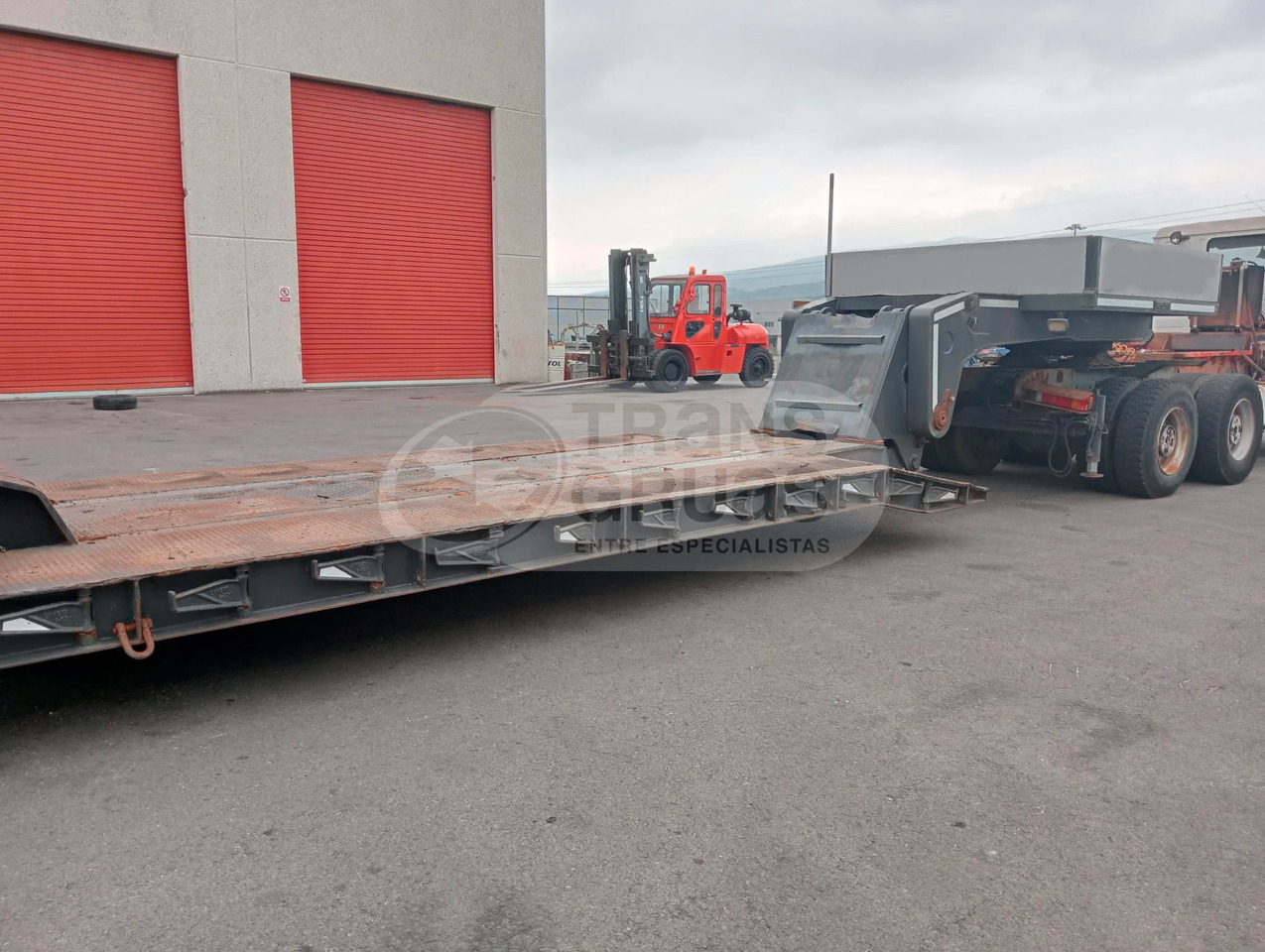 Semirremolque cama rebajado Traylona GP3BMA 13T - Semi-remorque surbaissé: photos 5 Semirremolque cama rebajado Traylona GP3BMA 13T - Semi-remorque surbaissé: photos 5