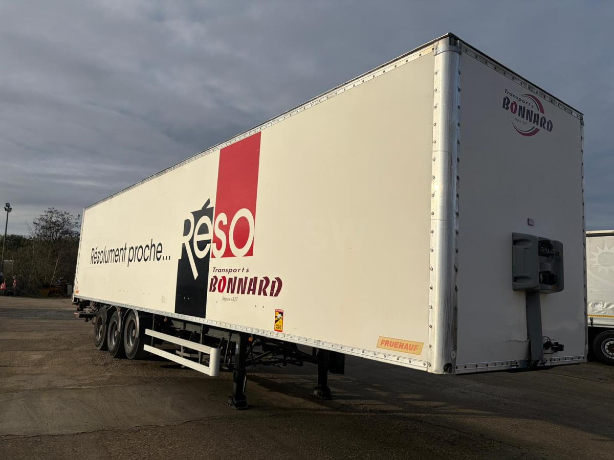 Fruehauf - Semi-remorque fourgon: photos 1 Fruehauf - Semi-remorque fourgon: photos 1