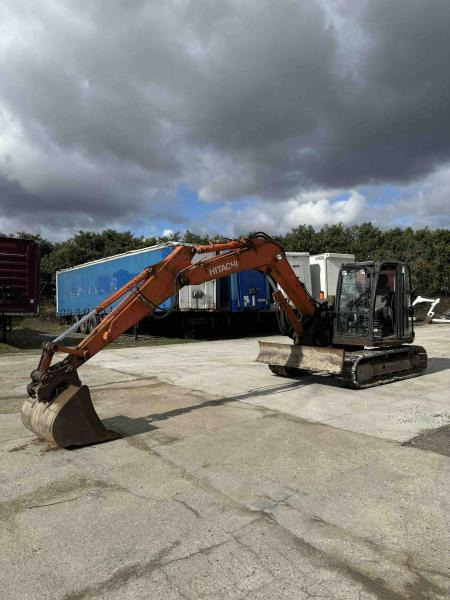 Hitachi ZX85USB-5A - Pelle sur chenille: photos 1 Hitachi ZX85USB-5A - Pelle sur chenille: photos 1