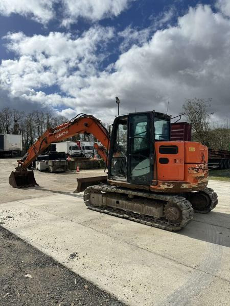 Hitachi ZX85USB-5A - Pelle sur chenille: photos 1 Hitachi ZX85USB-5A - Pelle sur chenille: photos 1