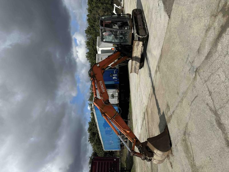 Hitachi ZX85USB-5A - Pelle sur chenille: photos 5 Hitachi ZX85USB-5A - Pelle sur chenille: photos 5