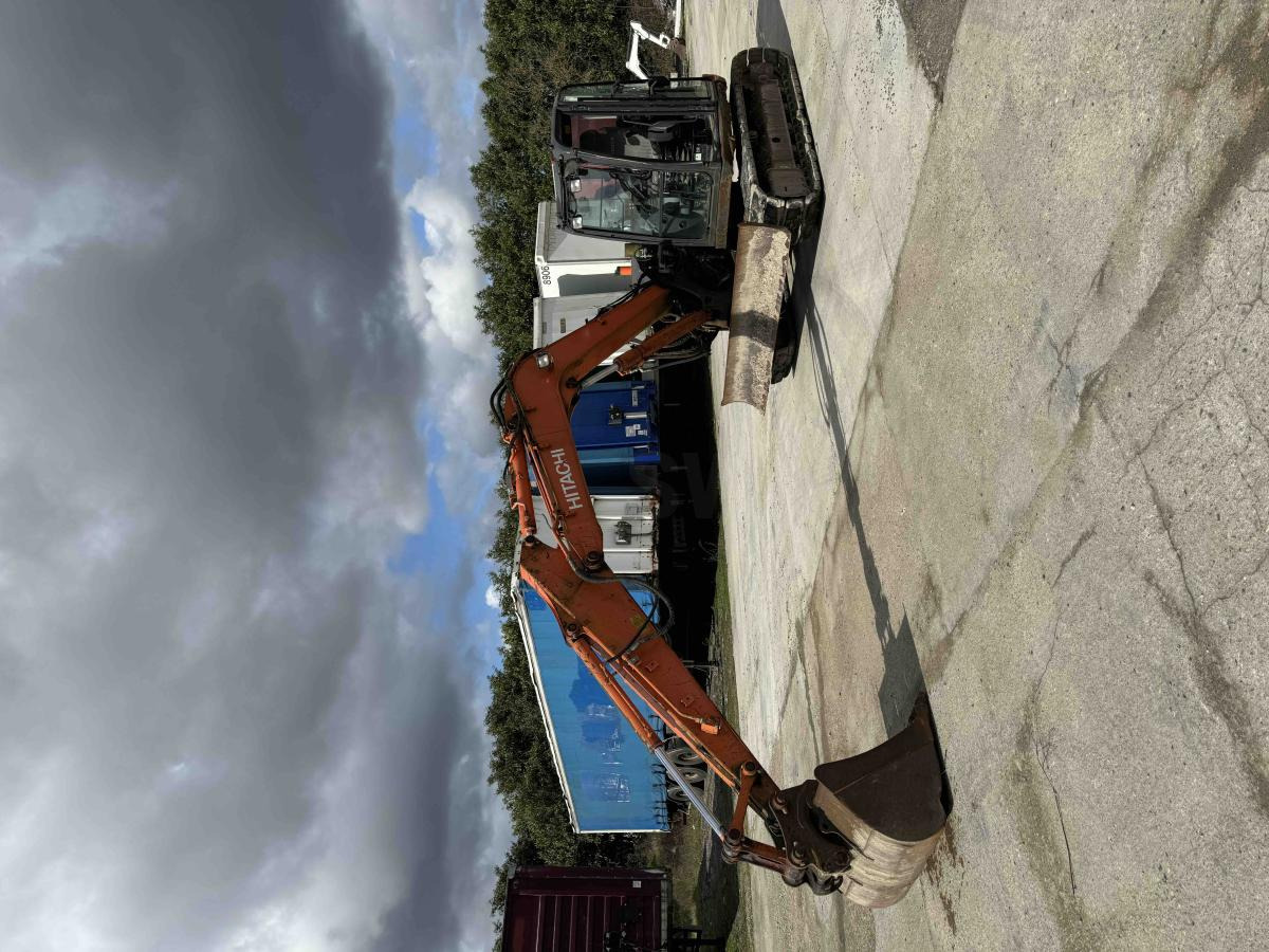 Hitachi ZX85USB-5A - Pelle sur chenille: photos 5 Hitachi ZX85USB-5A - Pelle sur chenille: photos 5