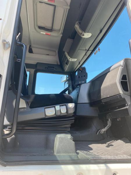 Camion à rideaux coulissants MAN TGX 18.360: photos 10