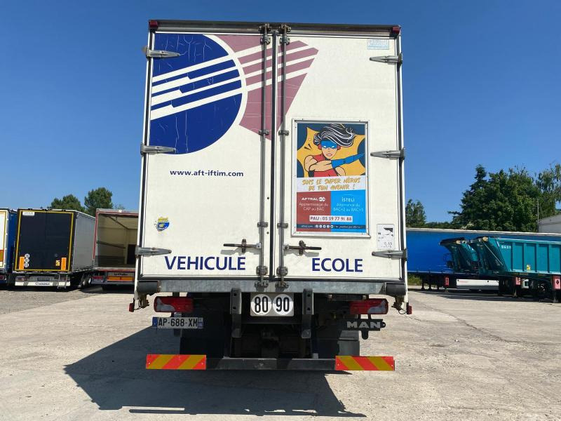 Camion à rideaux coulissants MAN TGX 18.360: photos 12