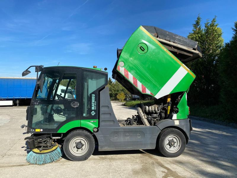 Mathieu Azura MC210 - Balayeuse de voirie: photos 4 Mathieu Azura MC210 - Balayeuse de voirie: photos 4