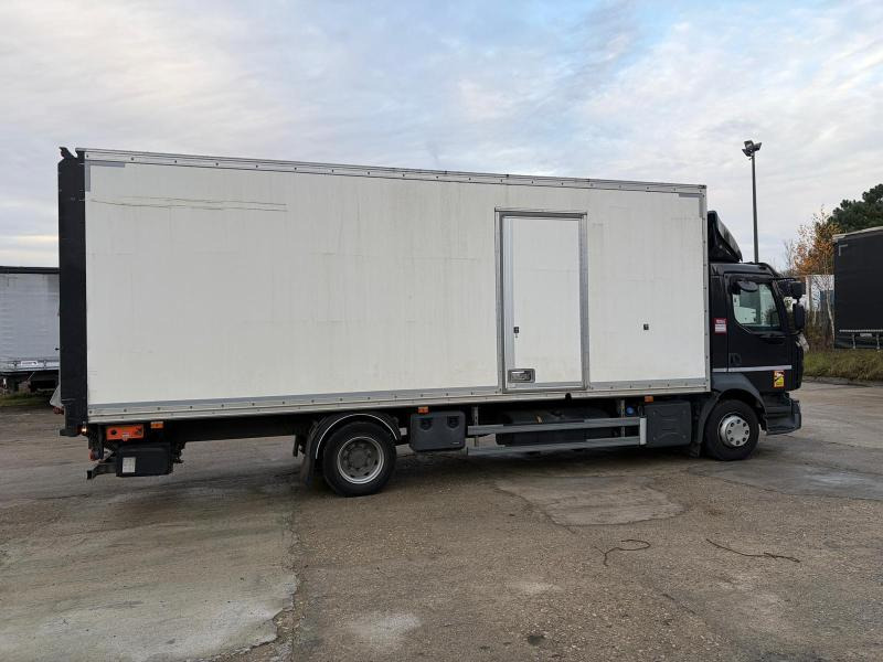 Renault D-Series 240.12 - Camion fourgon: photos 5 Renault D-Series 240.12 - Camion fourgon: photos 5