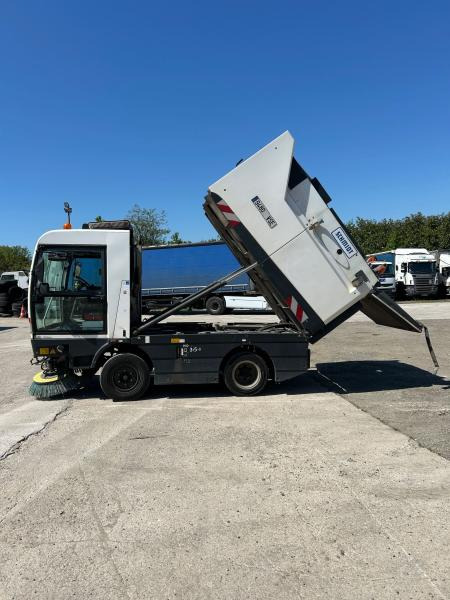 Schmidt Clingo 500 Compact 400 - Balayeuse de voirie: photos 3 Schmidt Clingo 500 Compact 400 - Balayeuse de voirie: photos 3