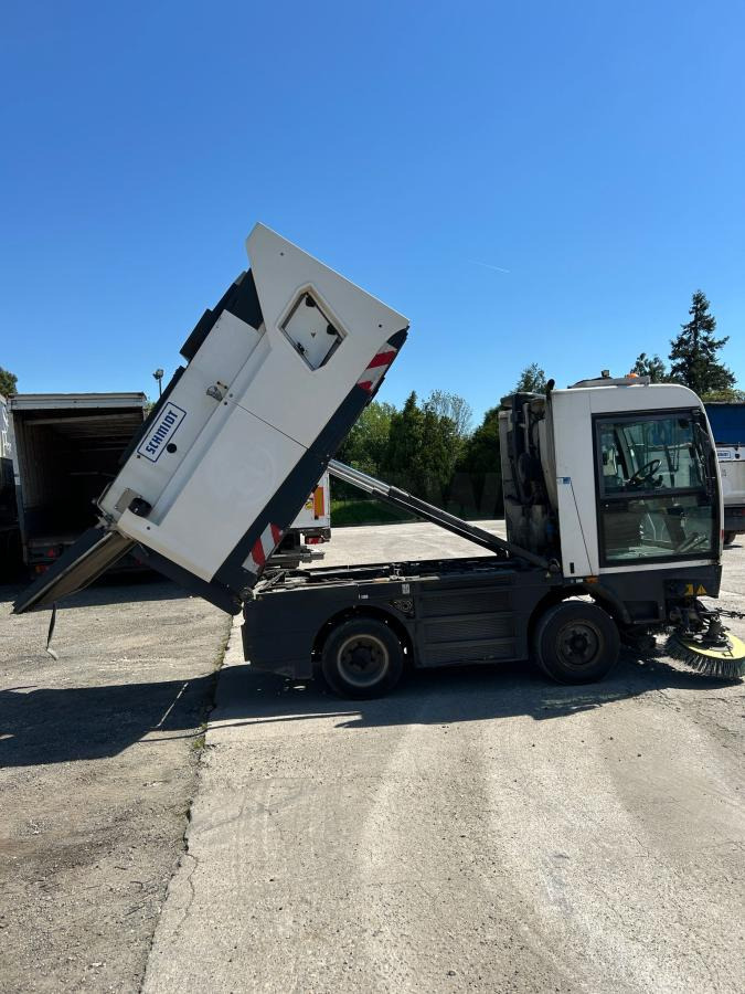 Schmidt Clingo 500 Compact 400 - Balayeuse de voirie: photos 5 Schmidt Clingo 500 Compact 400 - Balayeuse de voirie: photos 5
