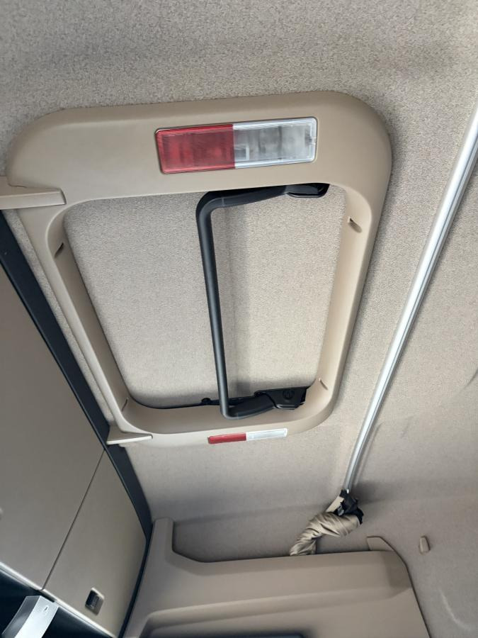 MAN TGX 18.460 - Tracteur routier: photos 3 MAN TGX 18.460 - Tracteur routier: photos 3