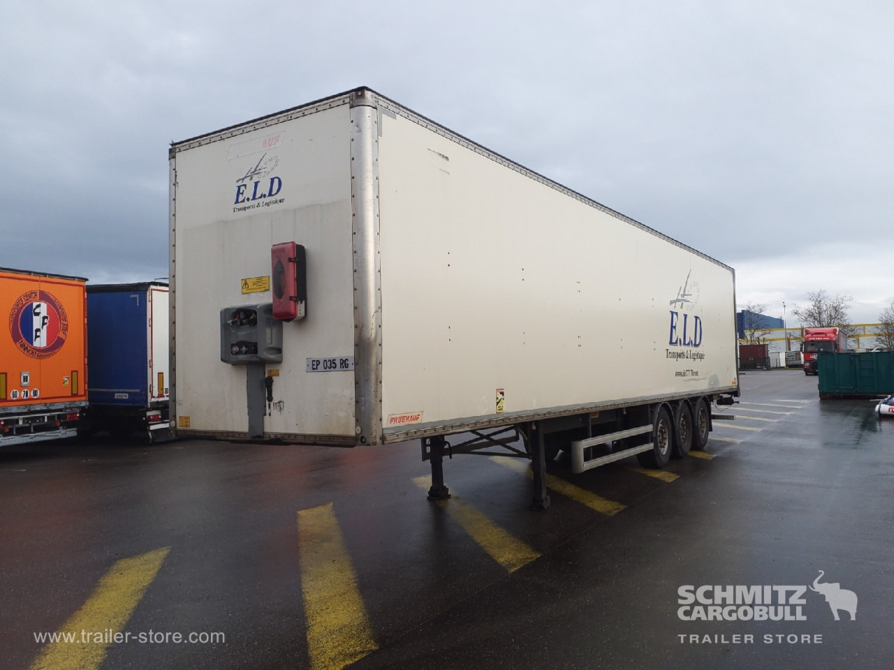 FRUEHAUF Dryfreight Standard Roller shutter door - Semi-remorque fourgon: photos 4 FRUEHAUF Dryfreight Standard Roller shutter door - Semi-remorque fourgon: photos 4