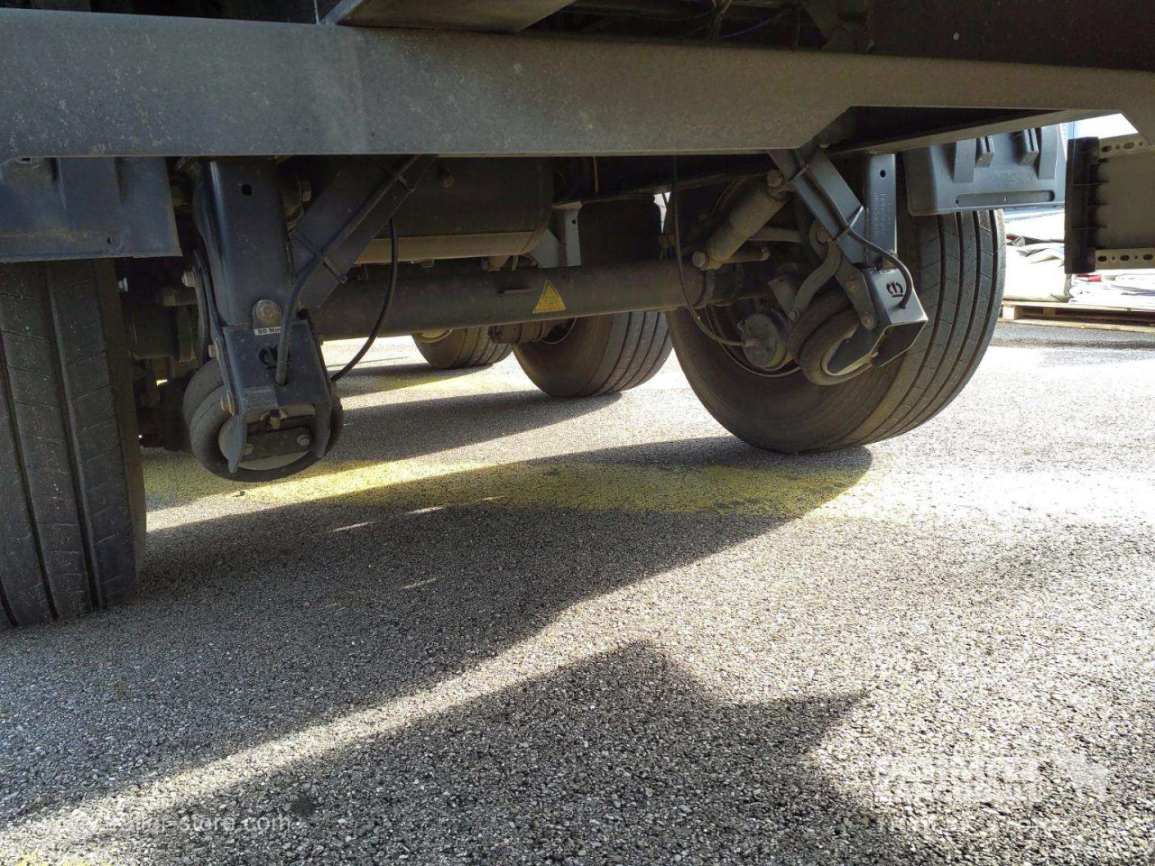 KRONE Curtainsider Standard - Semi-remorque rideaux coulissants: photos 2 KRONE Curtainsider Standard - Semi-remorque rideaux coulissants: photos 2
