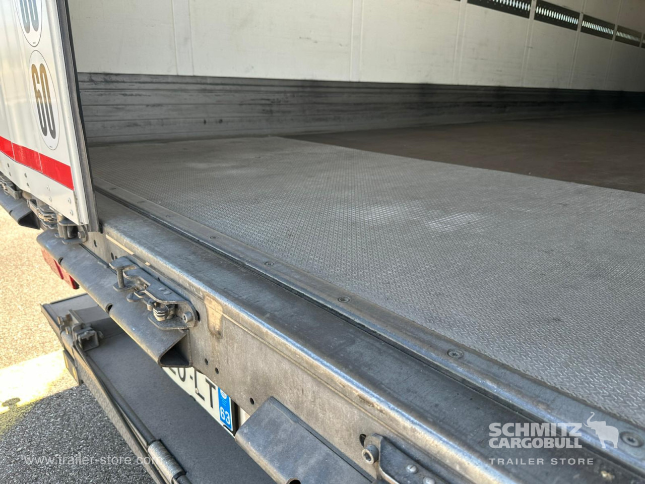 SCHMITZ Dryfreight Standard Taillift - Semi-remorque fourgon: photos 4 SCHMITZ Dryfreight Standard Taillift - Semi-remorque fourgon: photos 4