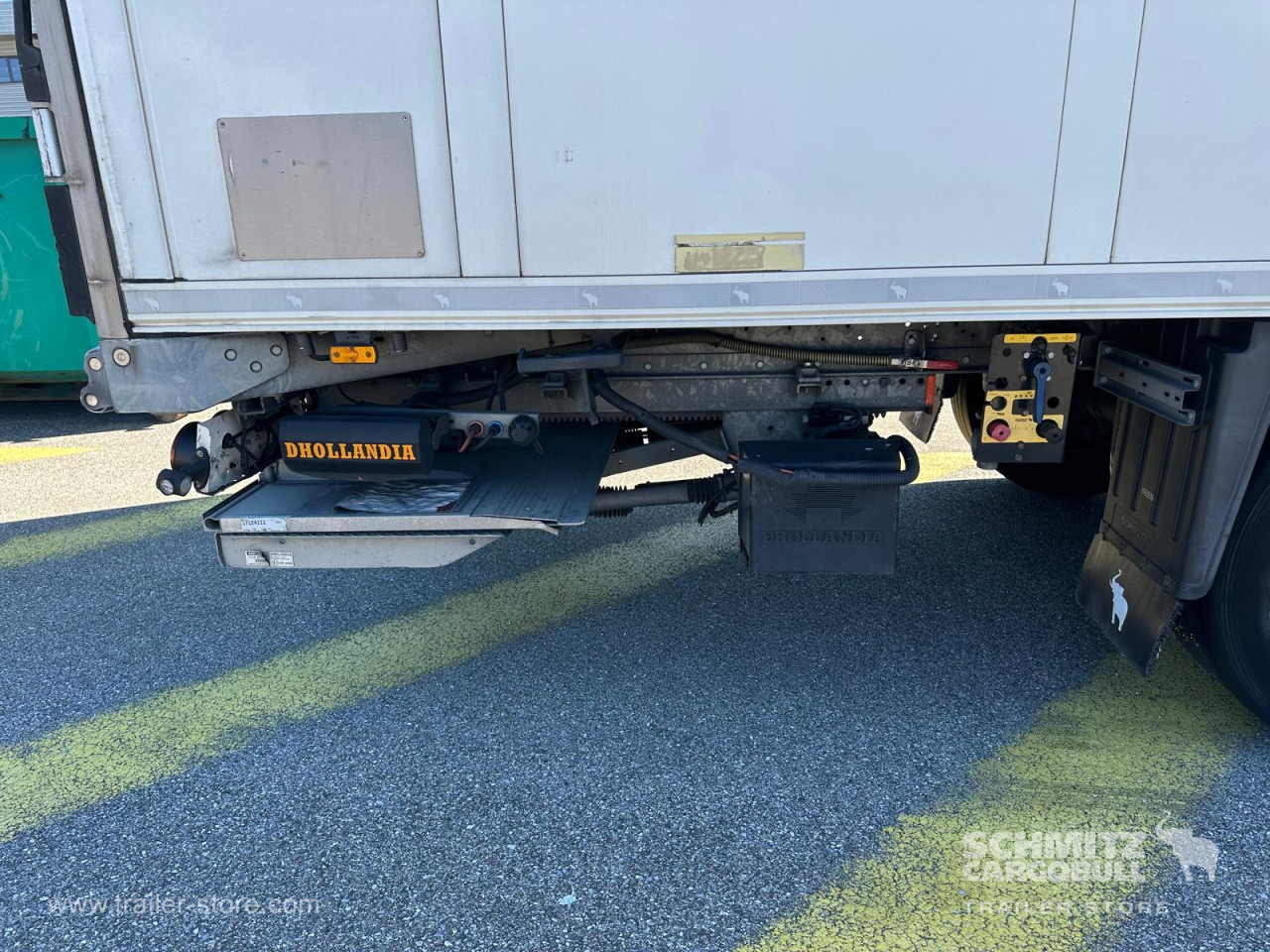 SCHMITZ Reefer Multitemp Double deck Taillift - Semi-remorque isothermique: photos 2 SCHMITZ Reefer Multitemp Double deck Taillift - Semi-remorque isothermique: photos 2