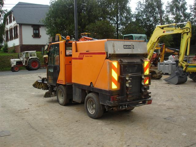 Bucher CITY CAT 2000 - Balayeuse de voirie: photos 4 Bucher CITY CAT 2000 - Balayeuse de voirie: photos 4