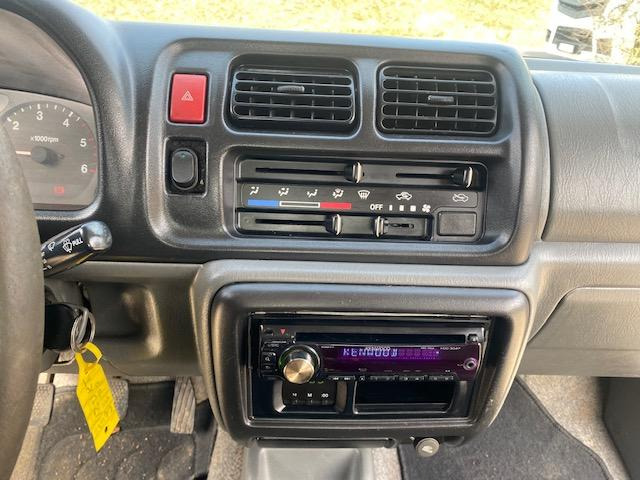 Voiture Suzuki Jimny: photos 9