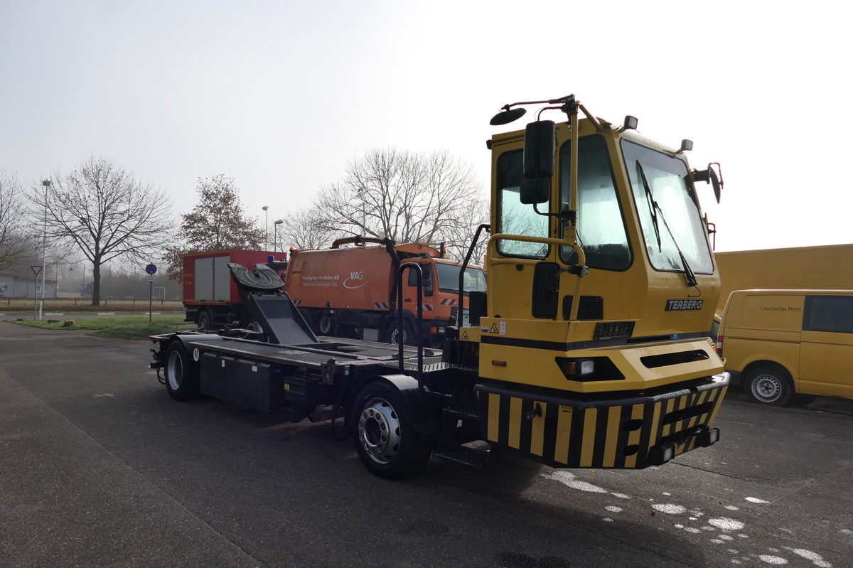 BC 182 Kamag Wiesel WBH 25 Umsetzfahrzeug - Camion porte-conteneur/ Caisse mobile: photos 4 BC 182 Kamag Wiesel WBH 25 Umsetzfahrzeug - Camion porte-conteneur/ Caisse mobile: photos 4