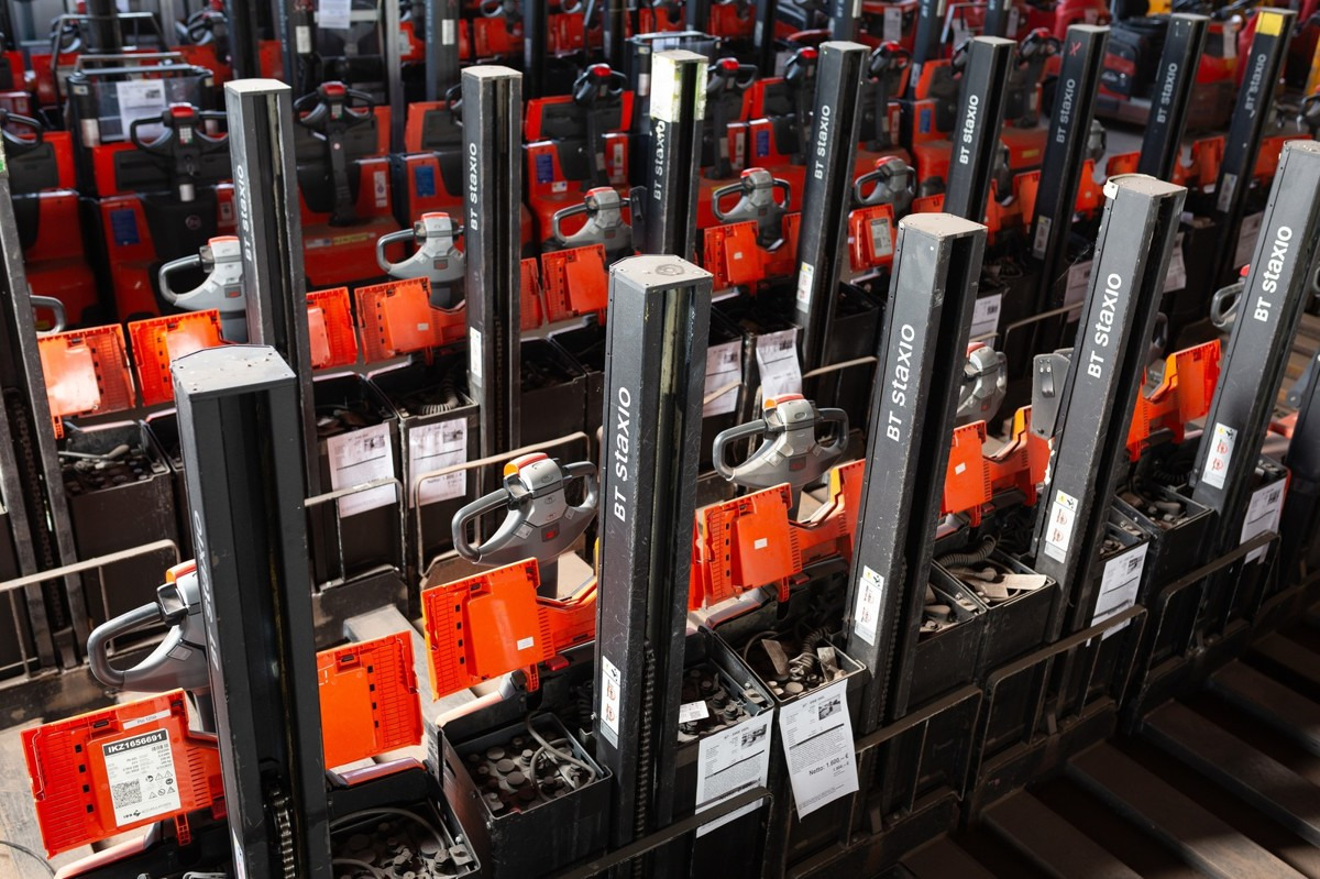 BT SWE 200D Batterie 28/2023 - Transpalette: photos 1 BT SWE 200D Batterie 28/2023 - Transpalette: photos 1