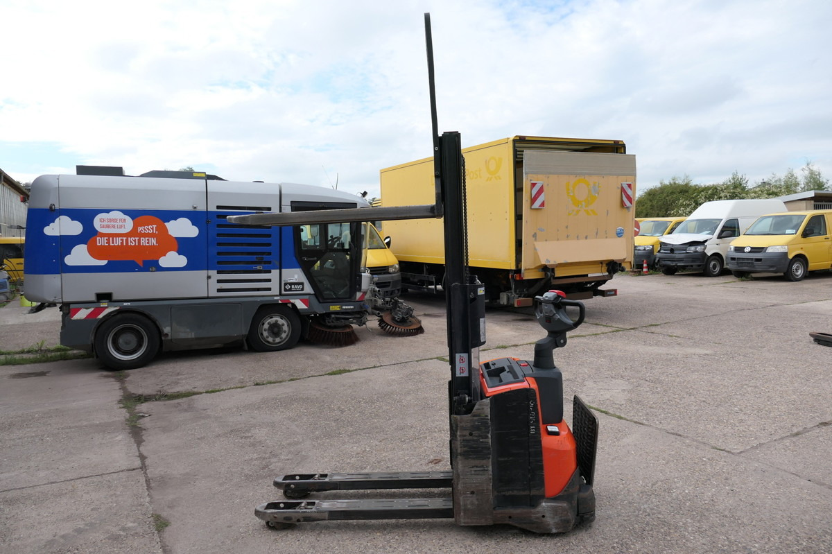 BT SWE 200D Batterie 28/2023 - Transpalette: photos 2 BT SWE 200D Batterie 28/2023 - Transpalette: photos 2