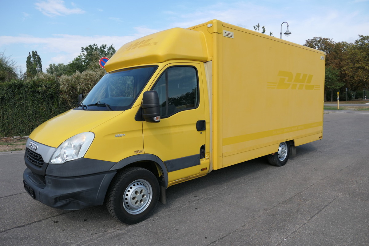 IVECO Daily 35 S11 C30C AUTOMATIK KAMERA Regale LUFT D - Fourgon grand volume: photos 1 IVECO Daily 35 S11 C30C AUTOMATIK KAMERA Regale LUFT D - Fourgon grand volume: photos 1
