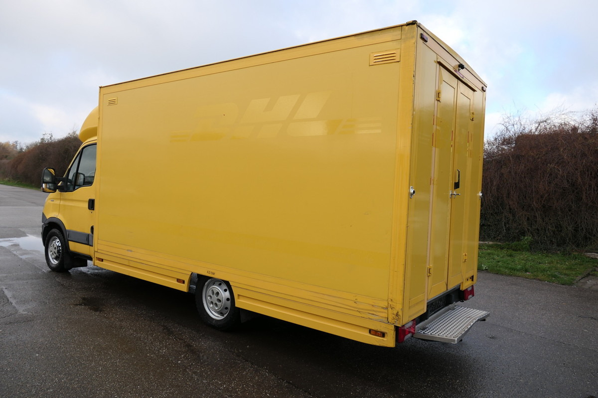 IVECO Daily 35 S11 C30C KURZ AUTOMATIK KAMERA Regale L - Fourgon grand volume: photos 4 IVECO Daily 35 S11 C30C KURZ AUTOMATIK KAMERA Regale L - Fourgon grand volume: photos 4