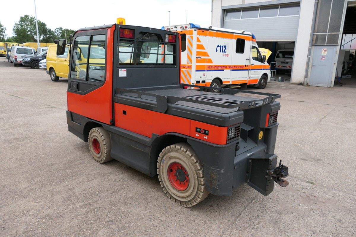 LINDE P250 Schlepper AHK Batterie 10/2022 Schiebetüren - Chariot tracteur: photos 4 LINDE P250 Schlepper AHK Batterie 10/2022 Schiebetüren - Chariot tracteur: photos 4