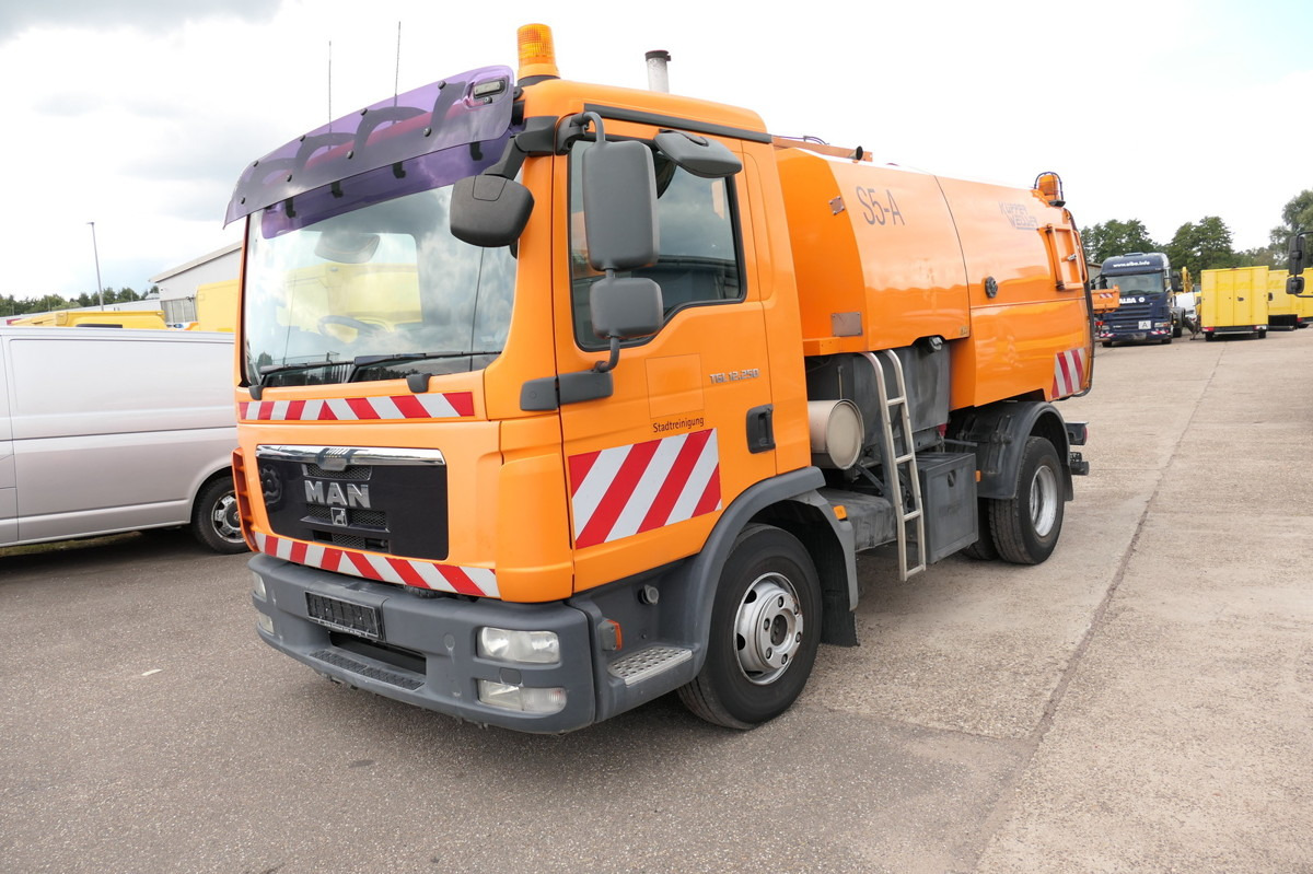 MAN TGL 12.250 Küpper Weisser Kehrmaschine - Balayeuse de voirie: photos 2 MAN TGL 12.250 Küpper Weisser Kehrmaschine - Balayeuse de voirie: photos 2