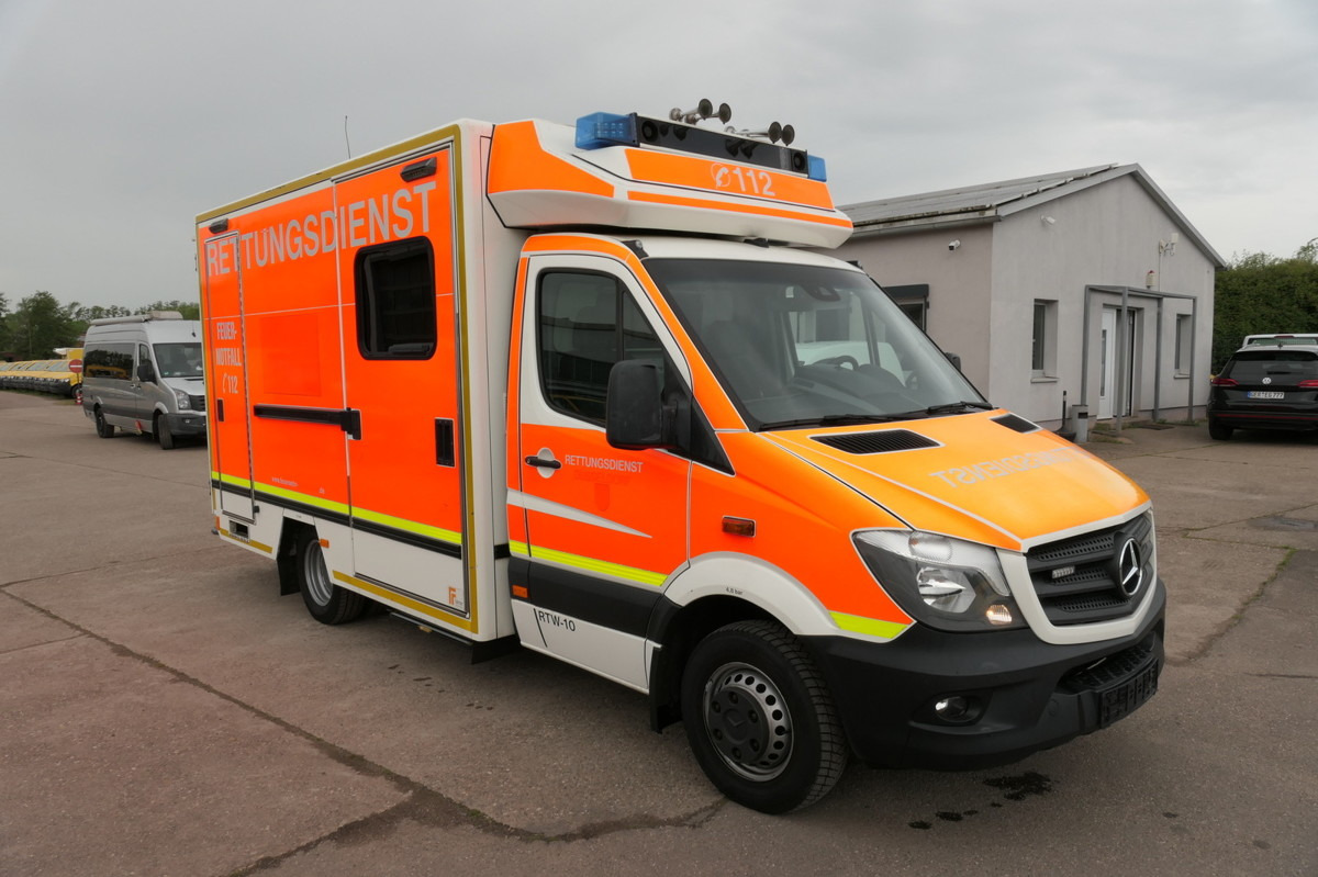 MERCEDES-BENZ Sprinter 519 CDI Klima Krankenwagen - Ambulance: photos 1 MERCEDES-BENZ Sprinter 519 CDI Klima Krankenwagen - Ambulance: photos 1