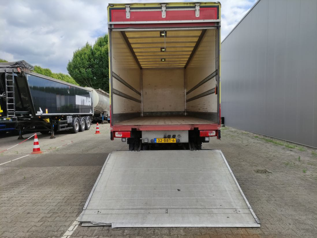 DAF CF 85.410 4x2 Spacecab - NL truck - Camion fourgon: photos 5 DAF CF 85.410 4x2 Spacecab - NL truck - Camion fourgon: photos 5
