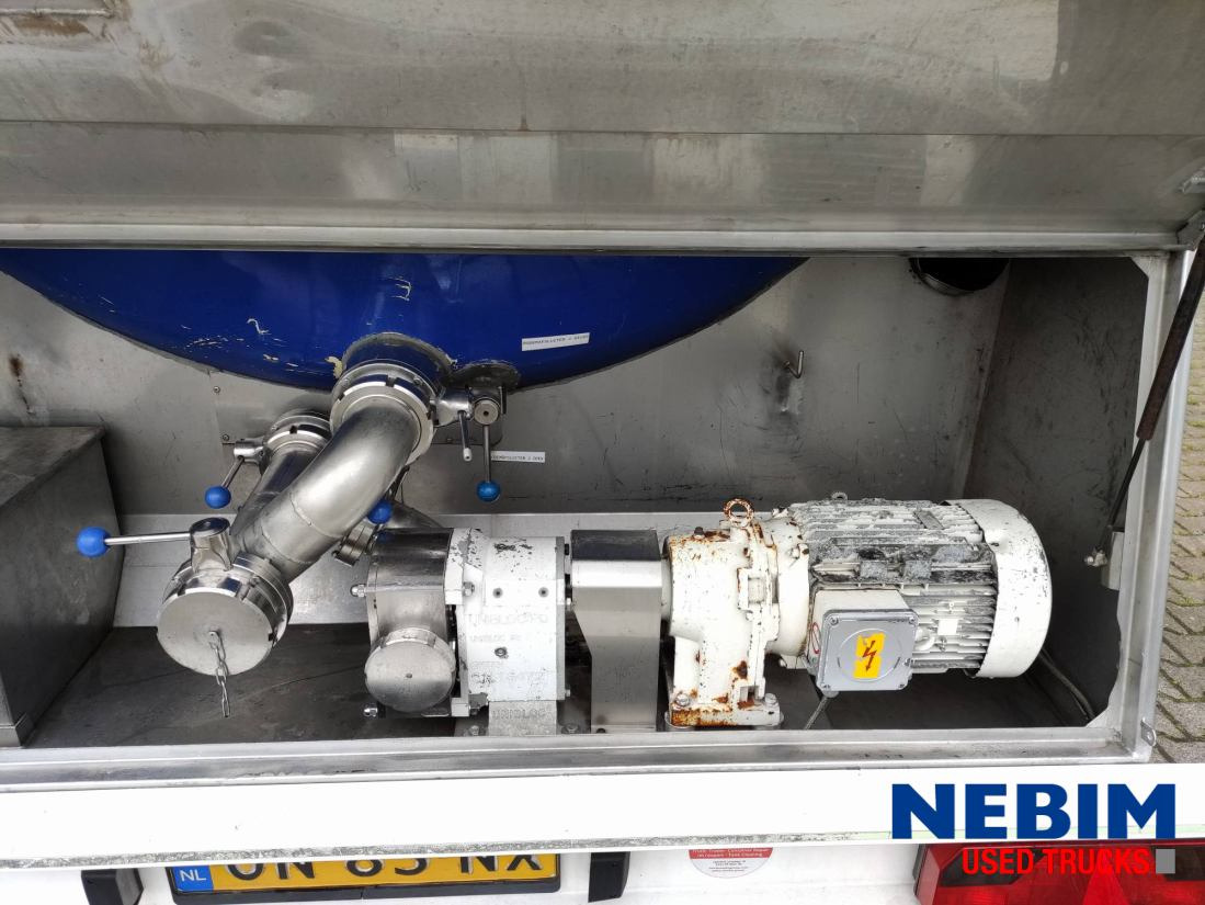 Feldbinder TSA 33.3-3 Unibloc pump electr - 3 comp. 8.000 / 2 2.500 / 3.000 Ltr. - Semi-remorque citerne: photos 3 Feldbinder TSA 33.3-3 Unibloc pump electr - 3 comp. 8.000 / 2 2.500 / 3.000 Ltr. - Semi-remorque citerne: photos 3
